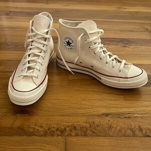 Converse Chuck 70 Hi Canvas Sneakers in Parchment. Men’s size 8.5.